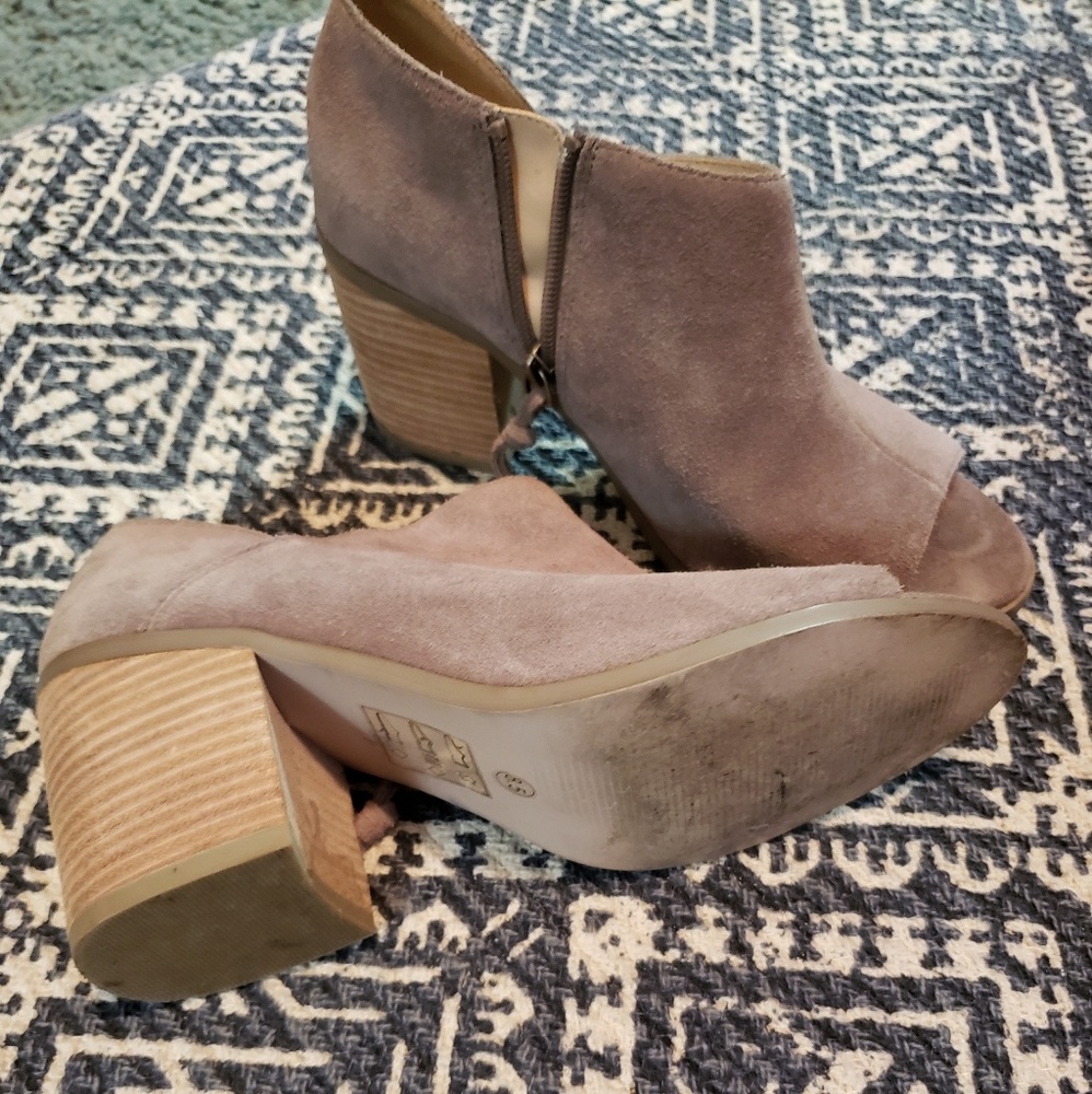 SOLE SOCIETY Booties - Picture 3 of 8
